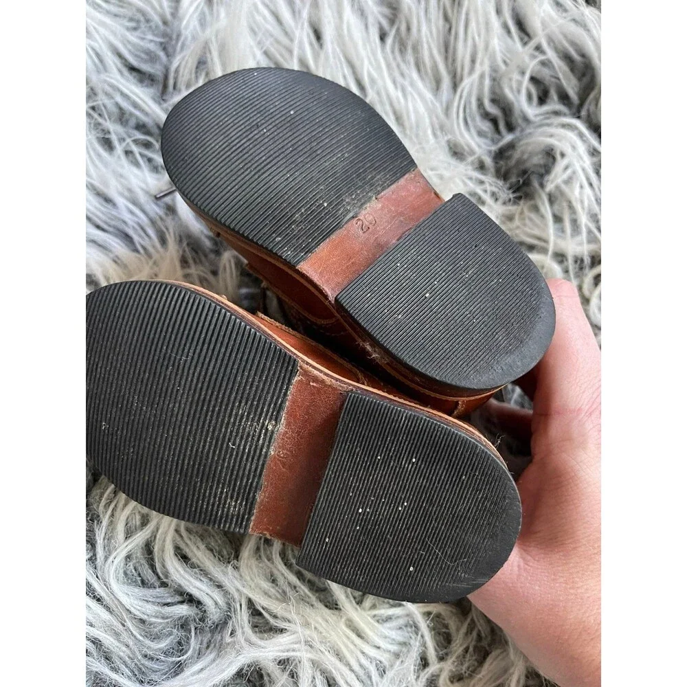 Mikoleon Boots